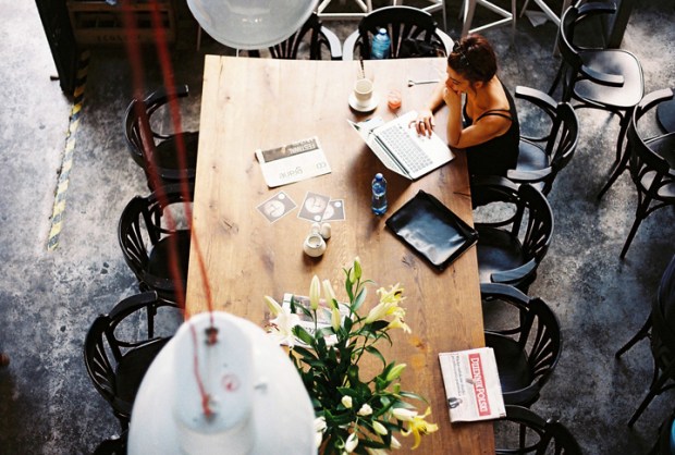 jedalensky_stol_v_bistre