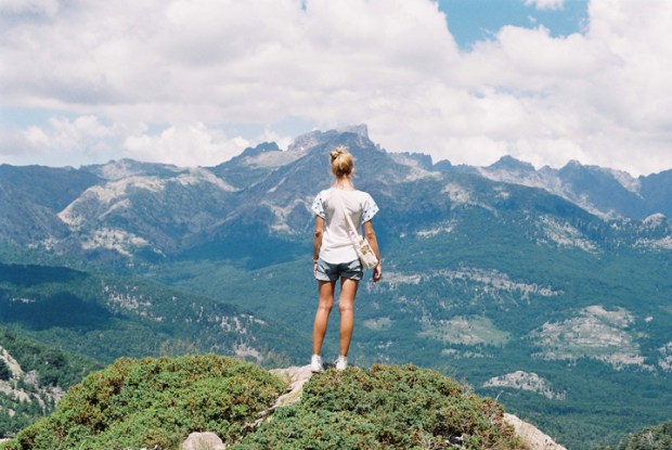 korzicke_hory_dievca