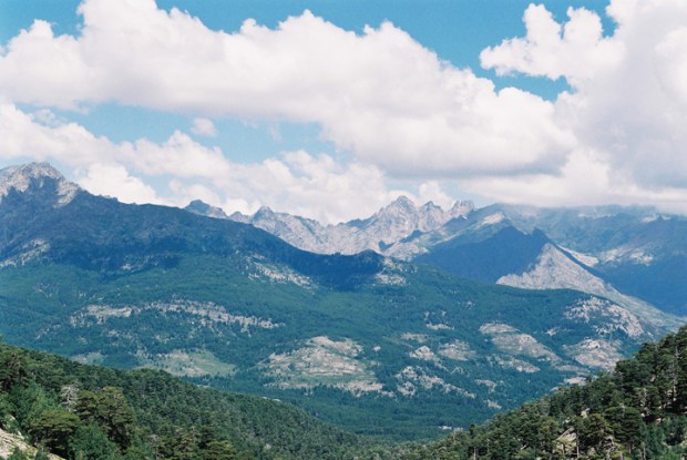 korzicke_hory_oblaky