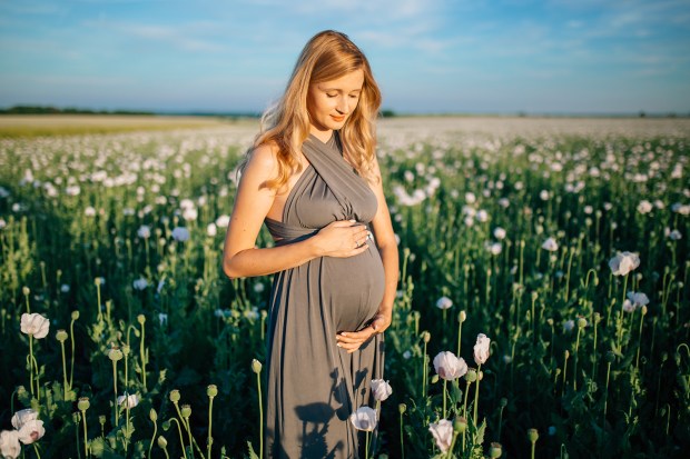 tehotenske-fotenie-vonku